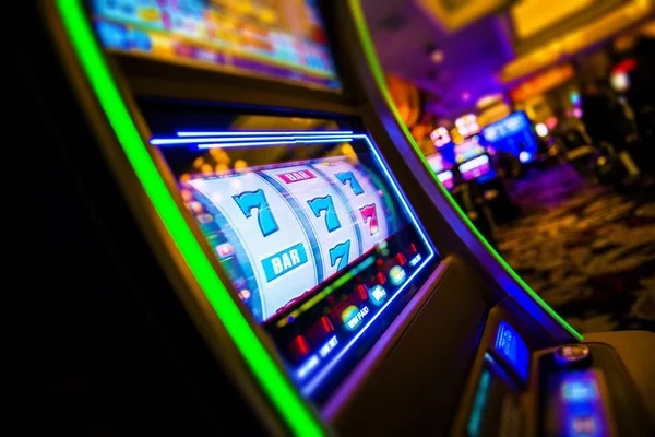 Domino QQ game interface on gg soft showing player tiles and betting options